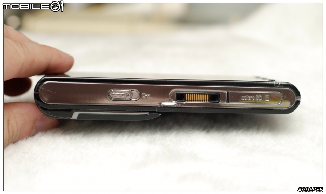 開過了還是要開這是01傳統~差點心碎的..SonyEricsson Satio開箱 10/20新增包膜+伸縮觸控筆