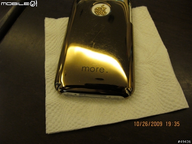 more保護殼+忠孝SOGO 旁 APPLESTORE 的包膜 使用一個月後的樣子 想買的人可以再想想