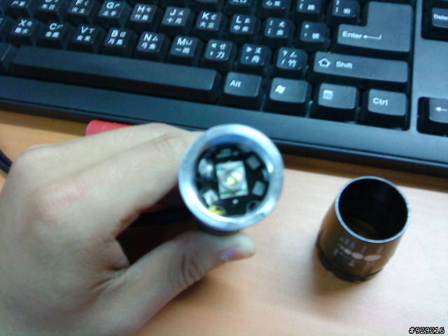 第3代旋轉變焦手電筒不負責任開箱文