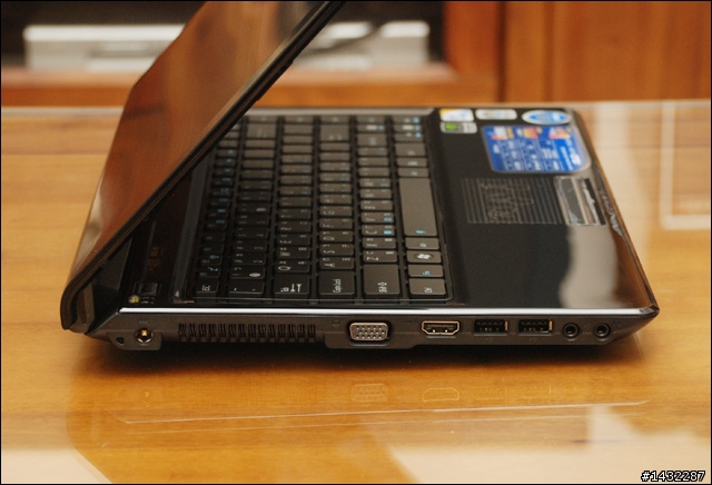 [私開箱] 華碩 ASUS UL80VT @ 我家客廳...不專業測試Turbo33小超頻功能！