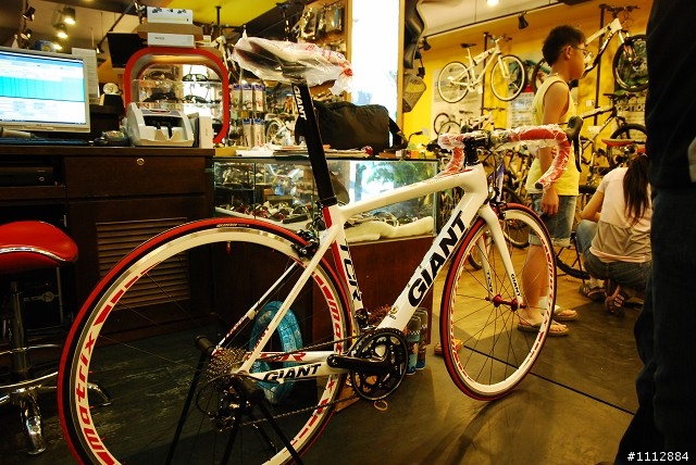 樺哥的2010 Gaint TCR Advanced 3 白紅S號開箱文(千等萬等還是等到了拉)