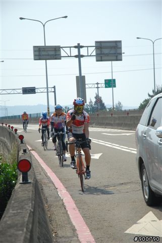 400K照片上午11:00~13:00香山～下午15:00左右～竹圍漁港