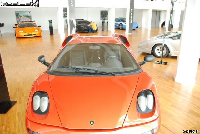 [分享]博物館巡禮之馬面與牛頭~~~Lamborghini Museum(圖多)
