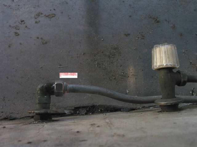 熱水器的熱水管螺絲老化,換新的仍會漏水問題.請網友幫忙