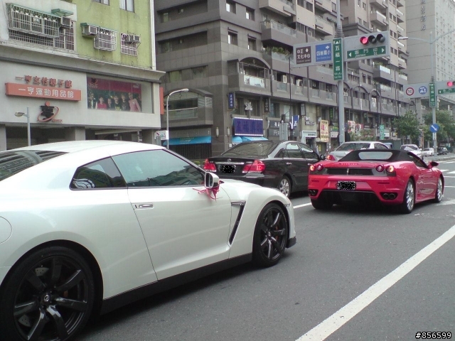 (高雄)10月6日的敞篷F430+白GT-R