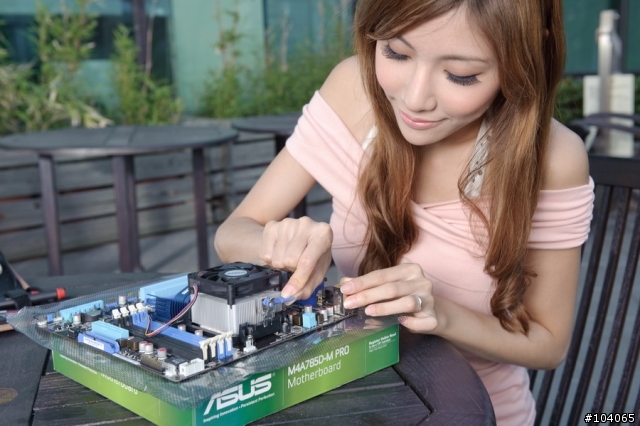 第二彈：氣質美女小曼「組裝+開核」大作戰！