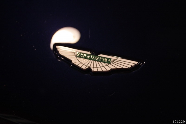 巧遇 Aston Martin DB9 .. ....圖多抱歉
