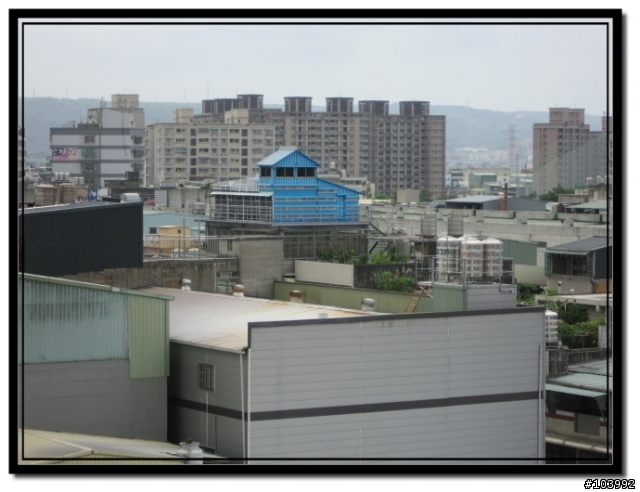 Canon IXUS 200 IS (銀色) 簡易開箱文