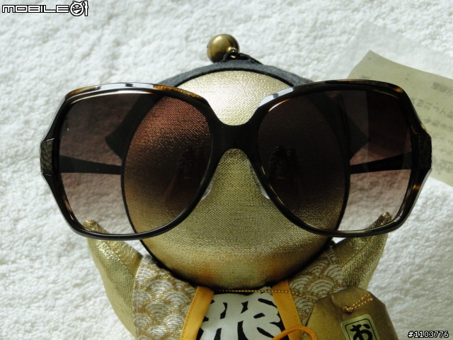 [開箱]吃熱狗也會出事?! OLIVER PEOPLES GUISELLE 2009 RESORT/SPRING