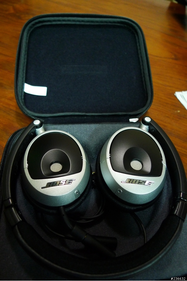 [開箱]Bose  on-ear headphones