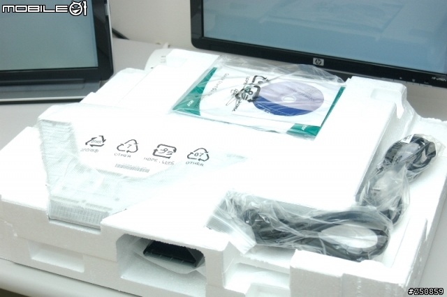 【開箱】平價的文書機 acer Aspire M3202 搭配 acer P221W(預載Windows7)