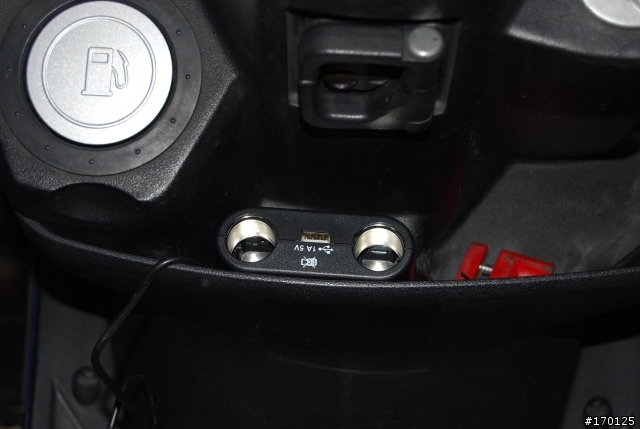 機車12V供電再進化 - 便宜穩定的多用途點煙孔分享!
