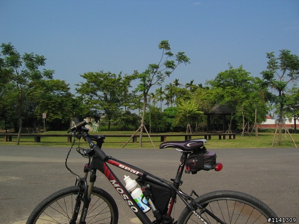 [分享] 我的單車記事本--2014/4/18(五)--蜀葵花。去回0.8公里。最後頁。
