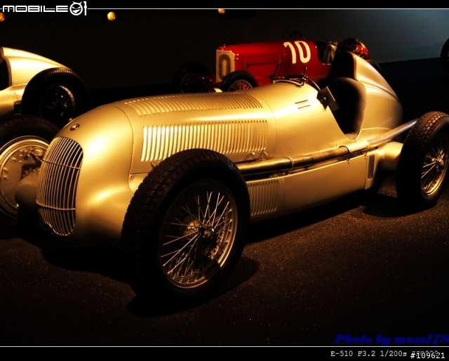 璀璨耀眼的恆星:Mercedes-Benz博物館參訪