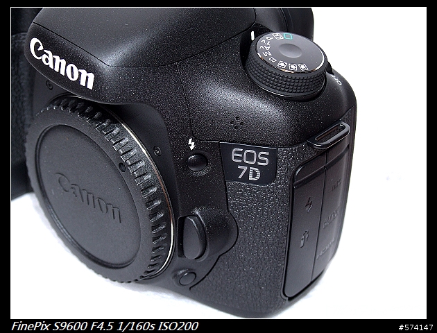 [開箱]開不膩之Canon 7D+55-250 IS開箱文