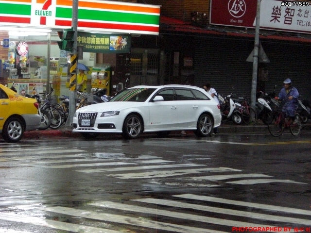 [巧遇] AUDI S4 AVANT ?