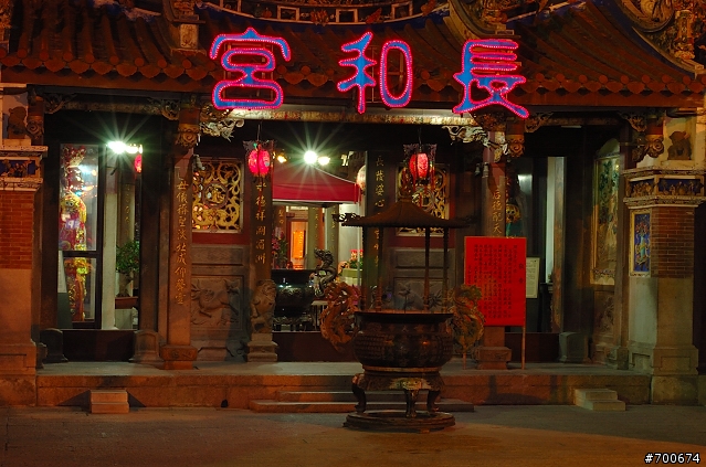 三級古蹟『長和宮』外媽祖廟夜拍-大家沒事去拜一拜吧