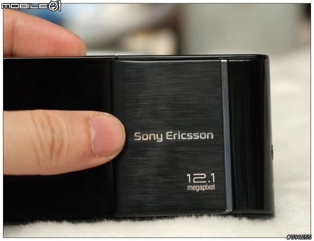 開過了還是要開這是01傳統~差點心碎的..SonyEricsson Satio開箱 10/20新增包膜+伸縮觸控筆