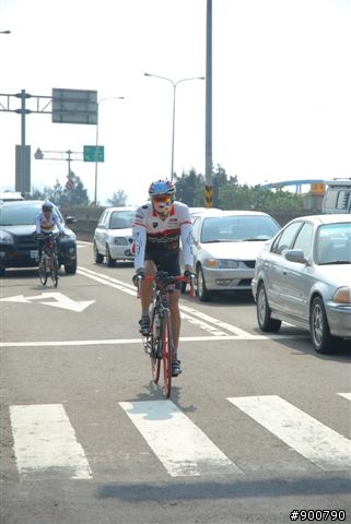 400K照片上午11:00~13:00香山～下午15:00左右～竹圍漁港