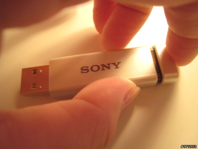 [開箱] 白金SONY 16G 高速隨身碟