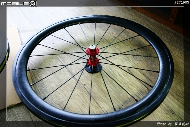 【開箱】超殺POWERWAY 20"451全碳纖維38mm版輪