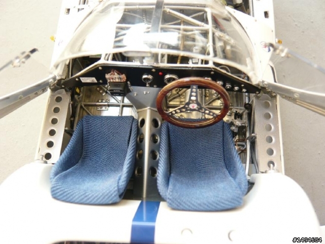 模型車收藏分享[001-CMC, 1/18, Maserati Tipo 61 Birdcage, 1961]
