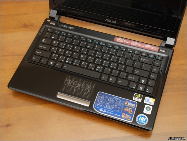 [私開箱] 華碩 ASUS UL80VT @ 我家客廳...不專業測試Turbo33小超頻功能！