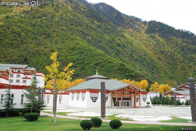 [分享-九寨溝] 絕塵九寨水如仙---峨眉樂山蜀中行
