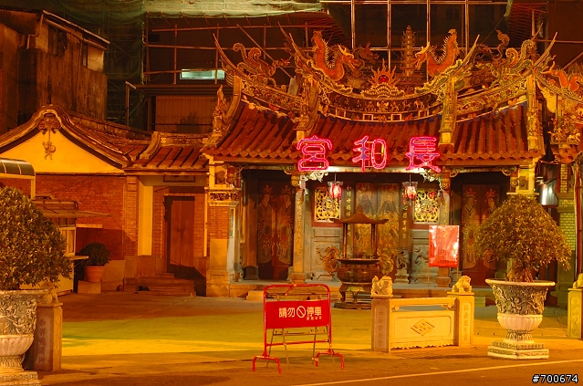三級古蹟『長和宮』外媽祖廟夜拍-大家沒事去拜一拜吧