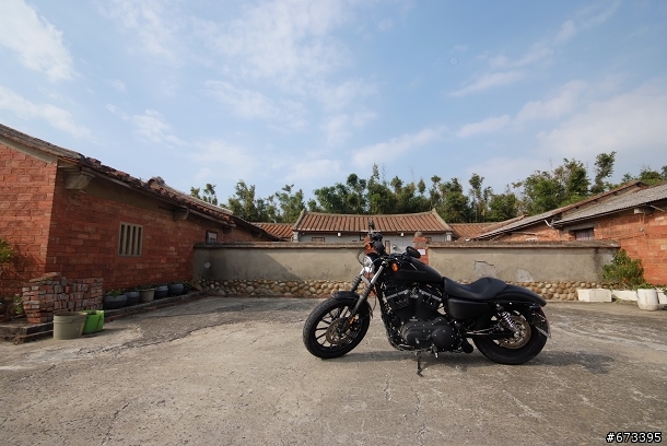 Daddy, I bought a Harley...... 哈雷 XL883 Iron 開箱....
