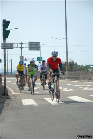 400K照片上午11:00~13:00香山～下午15:00左右～竹圍漁港