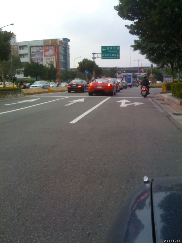 前幾個月在內湖遇到的Ferrari 599 GTB