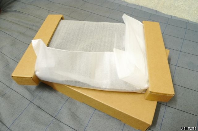 [開箱] 華碩UL30A 黑色髪絲美型機 外觀分享