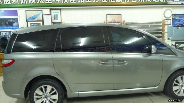 <11/03補數位天線照片>LUXGEN 簡單交車開箱及貼隔熱紙 之有圖有真相