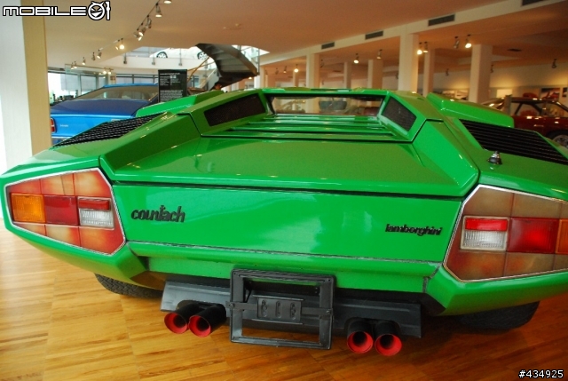 [分享]博物館巡禮之馬面與牛頭~~~Lamborghini Museum(圖多)