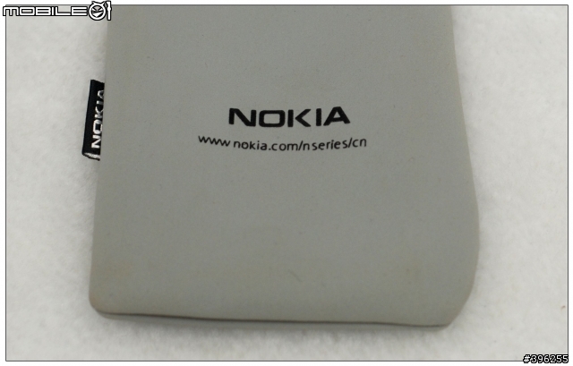 開過了還是要開這是01傳統~差點心碎的..SonyEricsson Satio開箱 10/20新增包膜+伸縮觸控筆