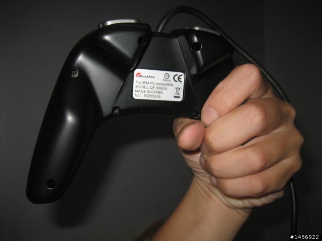 [開箱] NBA2K9 用這個玩就對了RockFire 米斯特丁