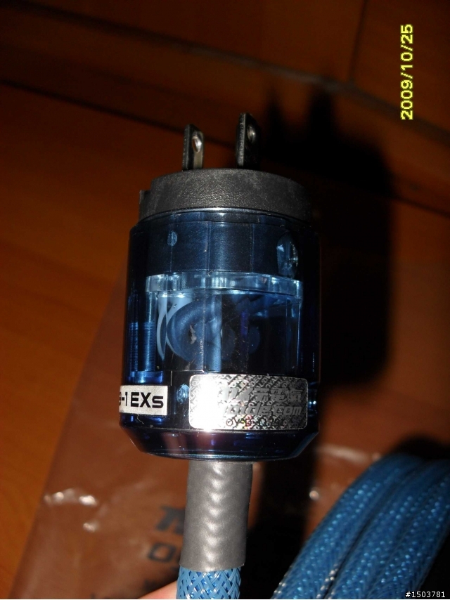 我在上海買的 Oyaide OCB- EXs 電源拖板