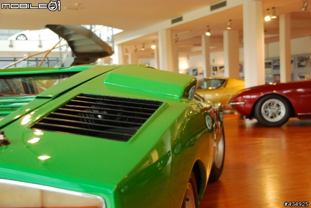 [分享]博物館巡禮之馬面與牛頭~~~Lamborghini Museum(圖多)