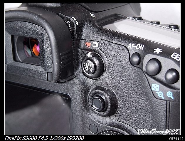 [開箱]開不膩之Canon 7D+55-250 IS開箱文