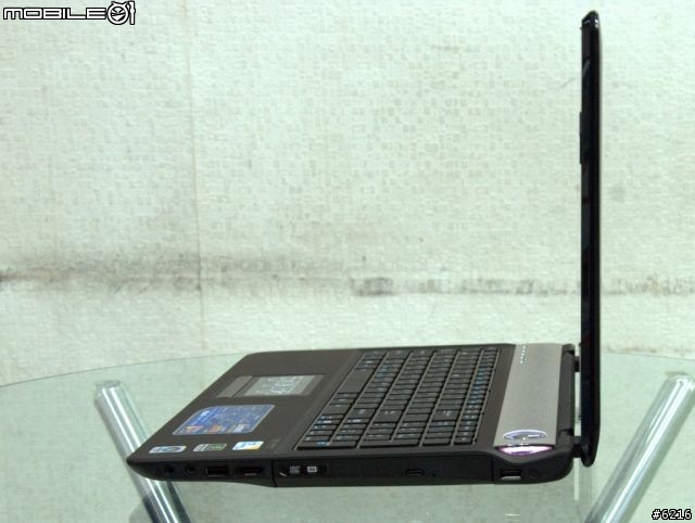 晶鑽漾彩加上皮革烤漆與全平面螢幕的激情相遇-ASUS N61VN（上：外觀篇）