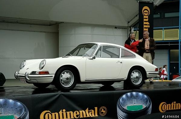 模型車收藏分享[014-CMC-M067, 1/18, Porsche 901 Coupé,  1964]
