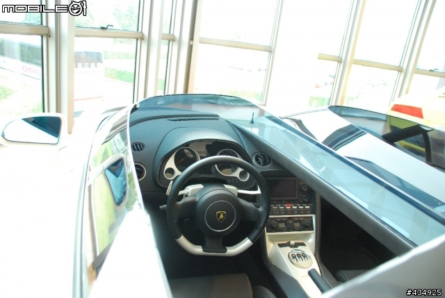 [分享]博物館巡禮之馬面與牛頭~~~Lamborghini Museum(圖多)
