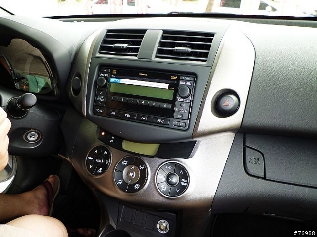Toyota rav4 2010年式黑內裝