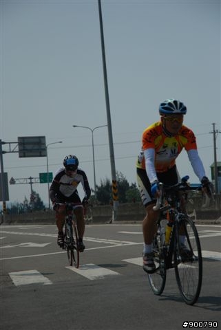 400K照片上午11:00~13:00香山～下午15:00左右～竹圍漁港