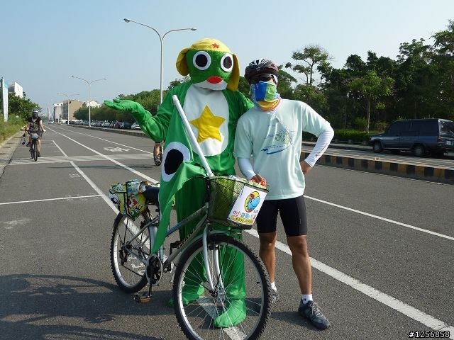 (分享)200910.18 eye台南-水岸萬人單車趴趴GO