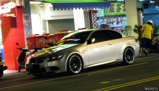 買雞排看到改框的E92 M3