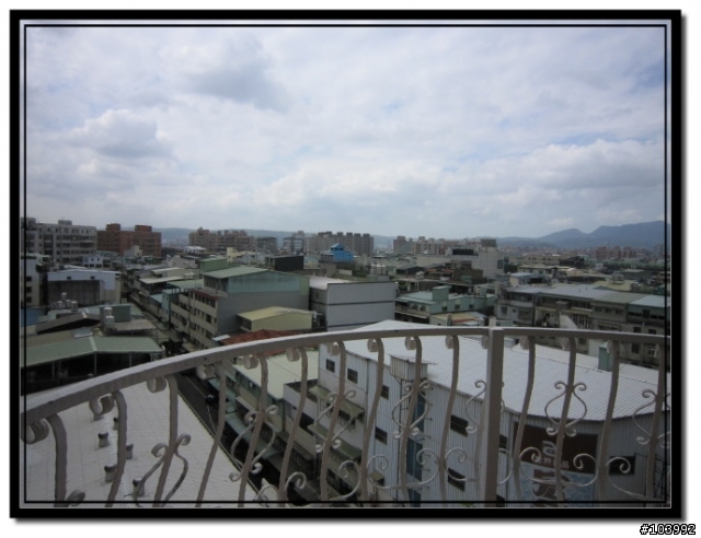 Canon IXUS 200 IS (銀色) 簡易開箱文