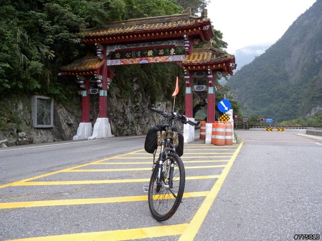 鐵腿(台語)二人組中橫二日遊（埔里至武嶺至花蓮）