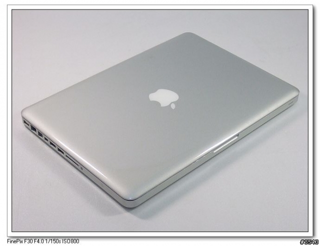 [分享] 13" Macbook Pro 包膜 + 保護袋